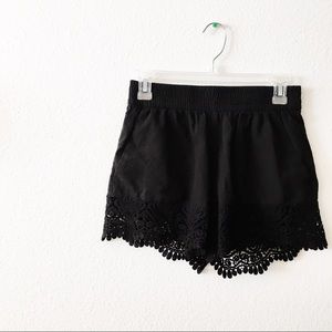 H&M BLACK LACE TRIMMED SHORTS